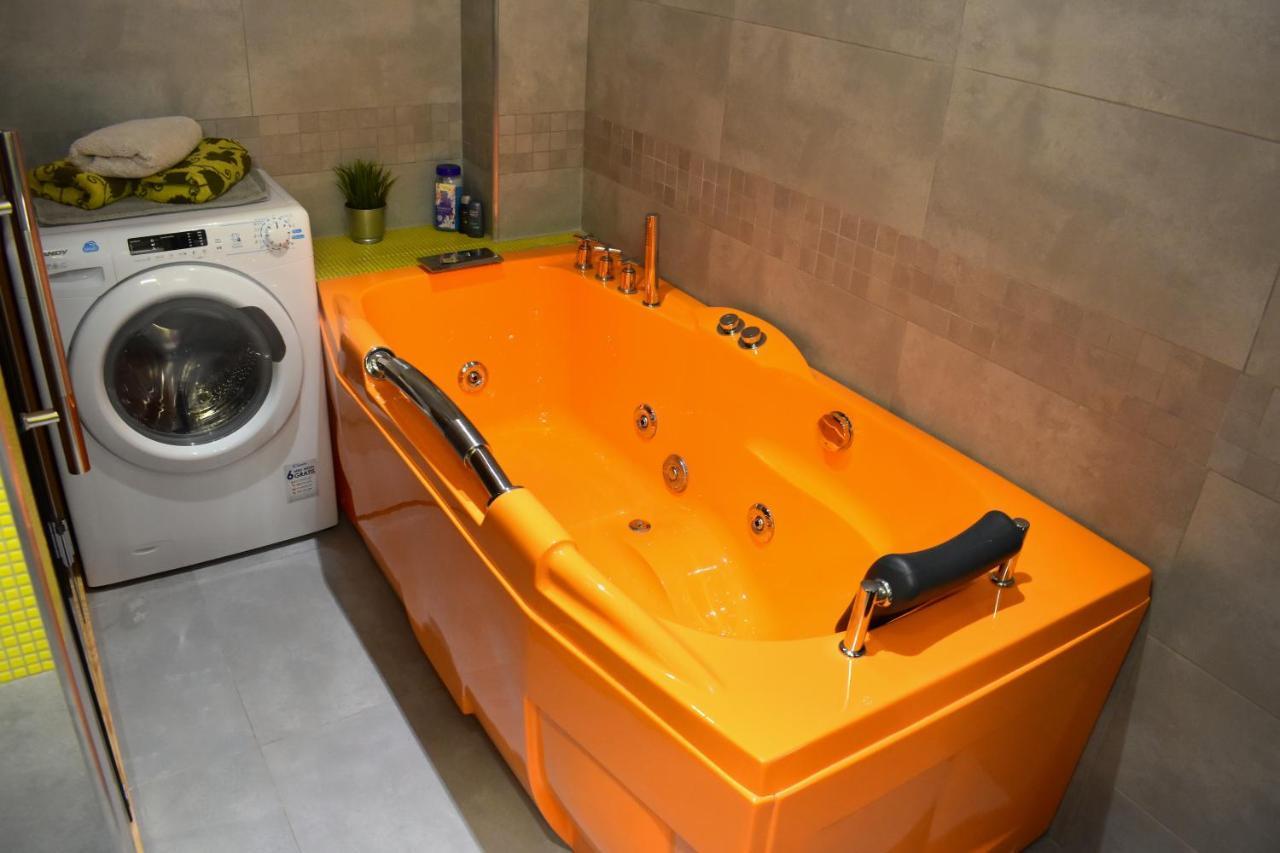 New Central Rooftop With Private Wellness, Sauna & Whirlpool Bath Prag Dış mekan fotoğraf